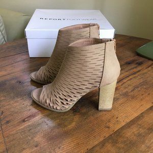 Report  Tan Dress Sandals  Size 6